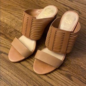 VINCE CAMUTO leather heels/sandals